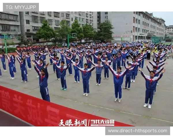 足球操热力全开足球星宝贝闪耀赛场尽显青春与运动风采